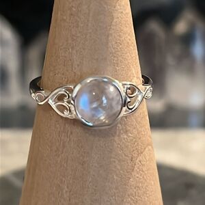 Kuisa rainbow, moonstone solitaire ring in sterling silver 1.65ctw